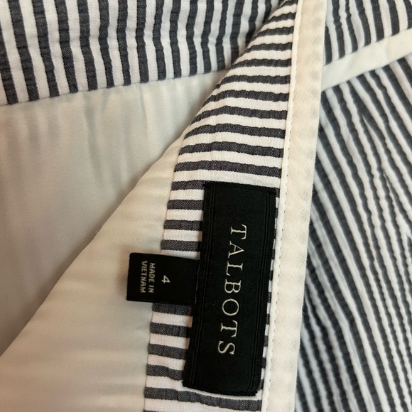 Talbots Seersucker Skirt. Size 4. - Picture 3 of 3